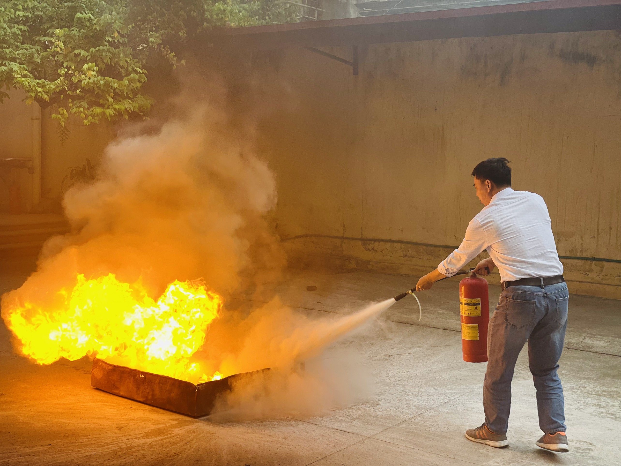 Tập huấn Nghiệp vụ Phòng cháy chữa cháy cho cán bộ, viên chức, người lao động Trung tâm Kiểm soát...