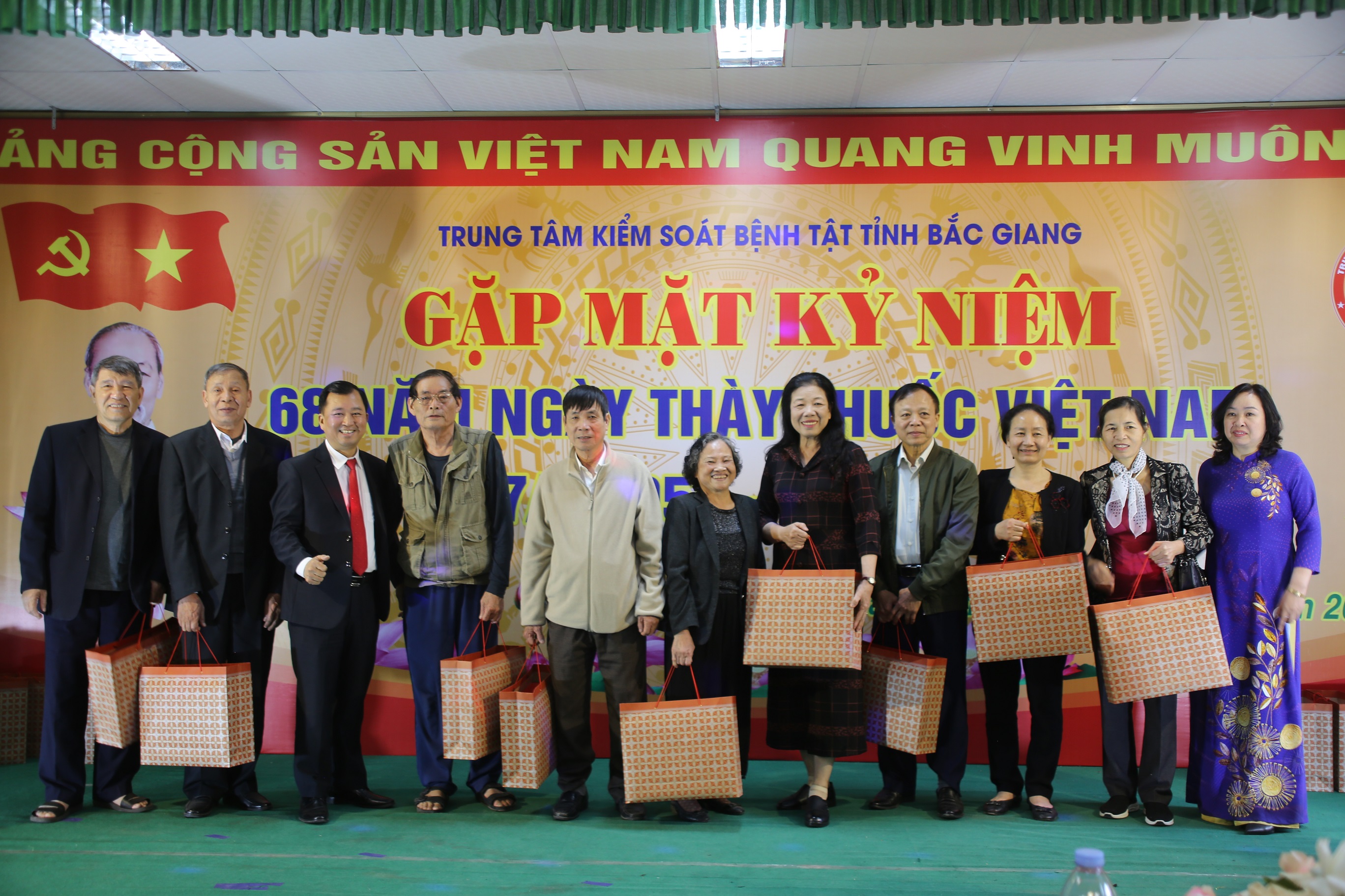 Trung tâm Kiểm soát bệnh tật Bắc Giang: gặp mặt kỉ niệm Ngày Thầy thuốc Việt Nam