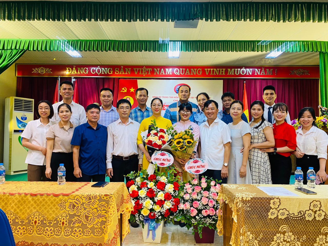 Chi bộ số 6 trực thuộc Đảng bộ Trung tâm Kiểm soát bệnh tật tỉnh Bắc Giang: tổ chức Lễ kết nạp...