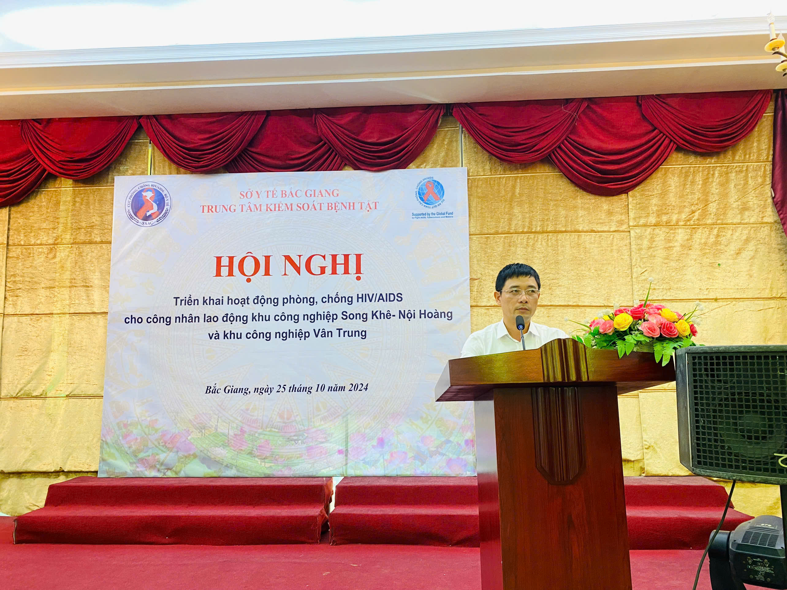 Hội nghị Triển khai hoạt động phòng, chống HIV/AIDS cho công nhân lao động tại khu công nghiệp...|https://kiemsoatbenhtatbacgiang.vn/chi-tiet-tin-tuc/-/asset_publisher/M0UUAFstbTMq/content/hoi-thao-trien-khai-hoat-ong-phong-chong-hiv-aids-cho-cong-nhan-lao-ong-tai-khu-cong-nghiep-song-khe-noi-hoang-va-van-trung