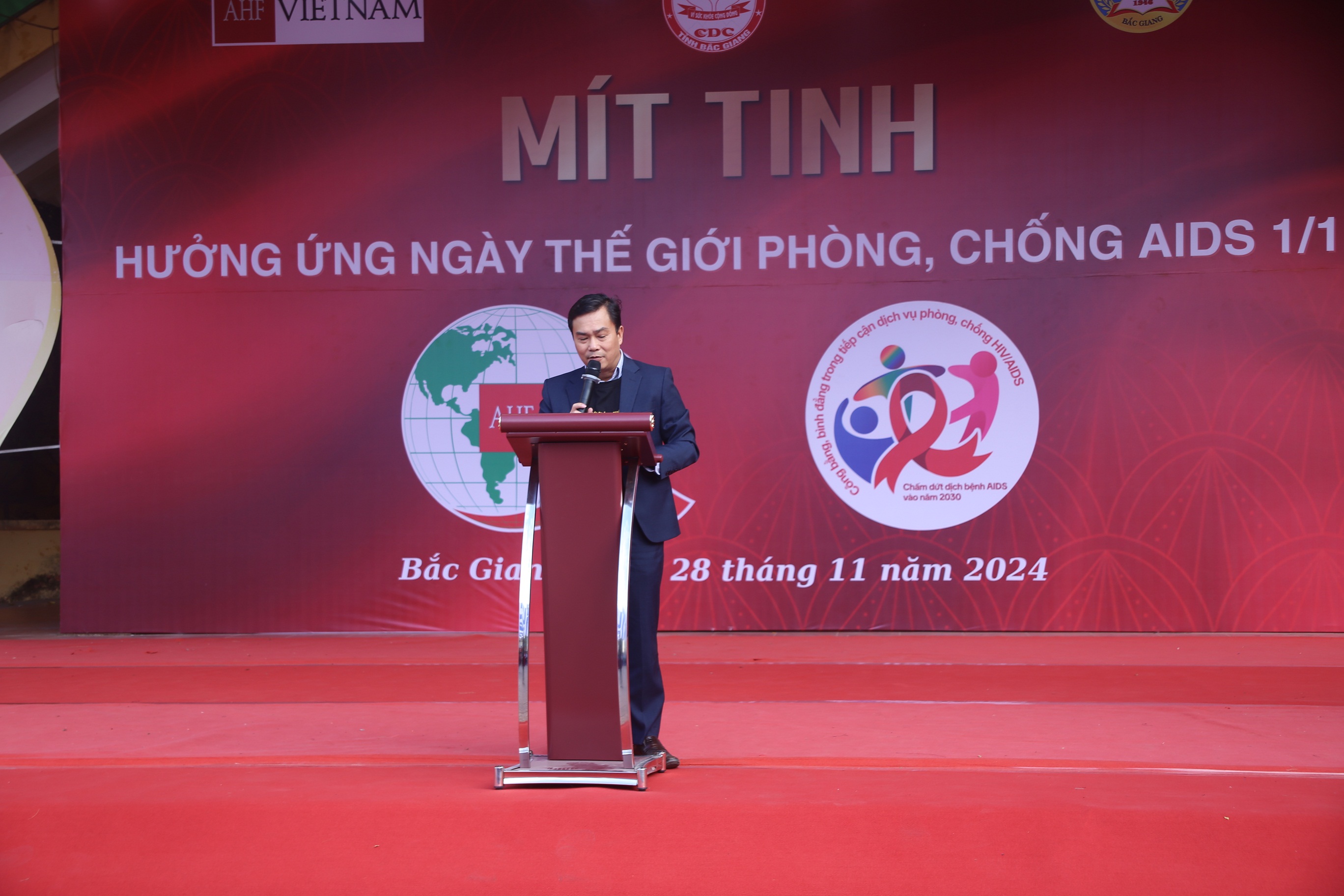 Lễ mít tinh hưởng ứng Tháng Hành động Quốc gia phòng, chống HIV/AIDS và Ngày Thế giới phòng chống...|https://kiemsoatbenhtatbacgiang.vn/chi-tiet-tin-tuc/-/asset_publisher/M0UUAFstbTMq/content/le-mit-tinh-huong-ung-thang-hanh-ong-quoc-gia-phong-chong-hiv-aids-va-ngay-the-gioi-phong-chong-hiv-aids-nam-2024