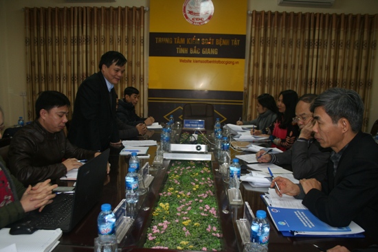 Đoàn công tác thuộc Trung tâm Nghiên cứu và Đào tạo phát triển cộng đồng làm việc tại CDC Bắc Giang