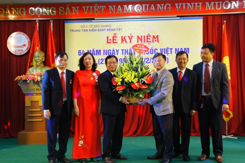 Trung tâm Kiểm soát bệnh tật tỉnh tổ chức Lễ kỷ niệm 64 năm ngày Thầy thuốc Việt Nam