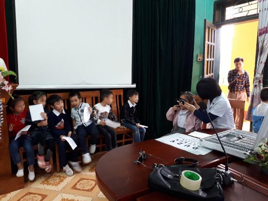 Lục Nam: Hơn 1000 học sinh được khám khúc xạ