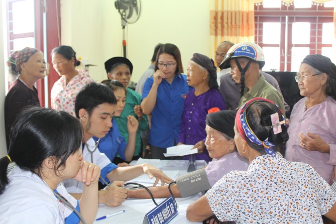 Chi đoàn Trung tâm Kiểm soát bệnh tật tỉnh Bắc Giang: Hoạt động tình nguyện tại xã Lệ Viễn, huyện...